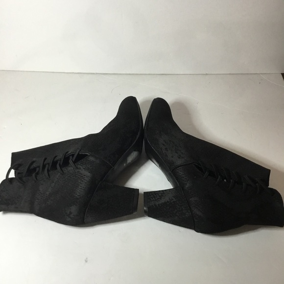 New York Transit Women’s Black Snakeskin Print Slip On Booties Size 8 NWOB - Picture 5 of 8